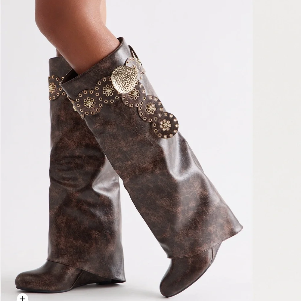 Fashion Nova Brown Heeled Boots with Gold Accents - Picture 1 of 2